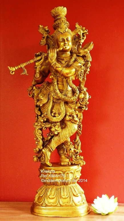 Krishna, auf Sockel stehend mit Flöte
