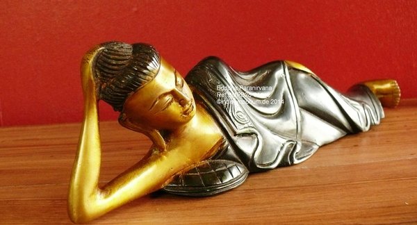 Buddha Parinirvana, liegend, Messing Patiniert